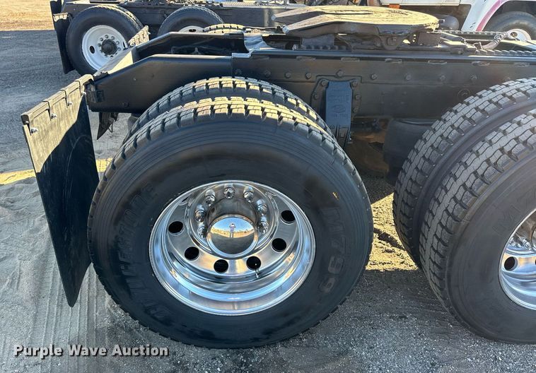 image for item OK9026 2007 Peterbilt 378  semi truck