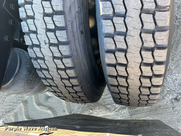 image for item OK9026 2007 Peterbilt 378  semi truck