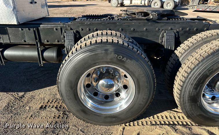 image for item OK9026 2007 Peterbilt 378  semi truck