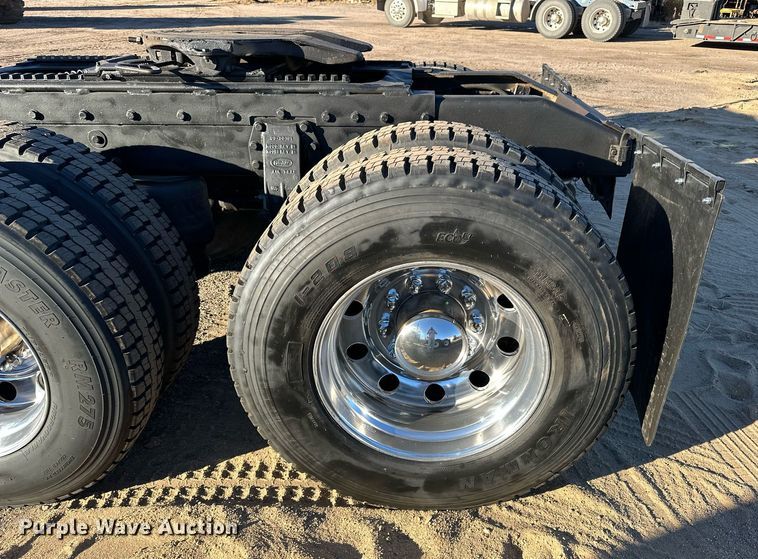 image for item OK9026 2007 Peterbilt 378  semi truck