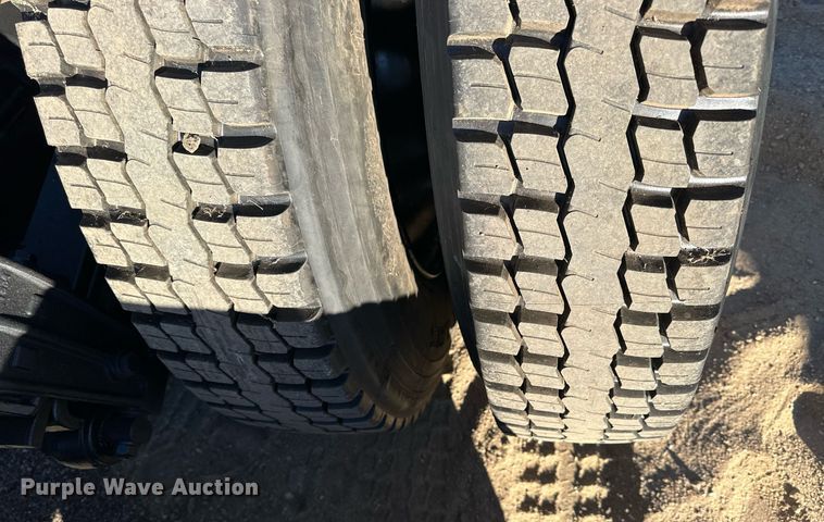 image for item OK9026 2007 Peterbilt 378  semi truck