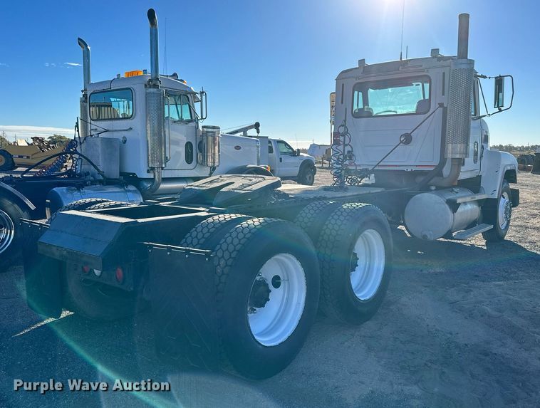 image for item OK9027 1998 Mack CH613  semi truck