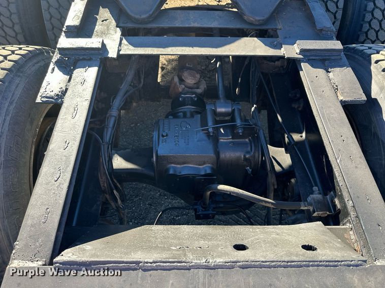 image for item OK9027 1998 Mack CH613  semi truck