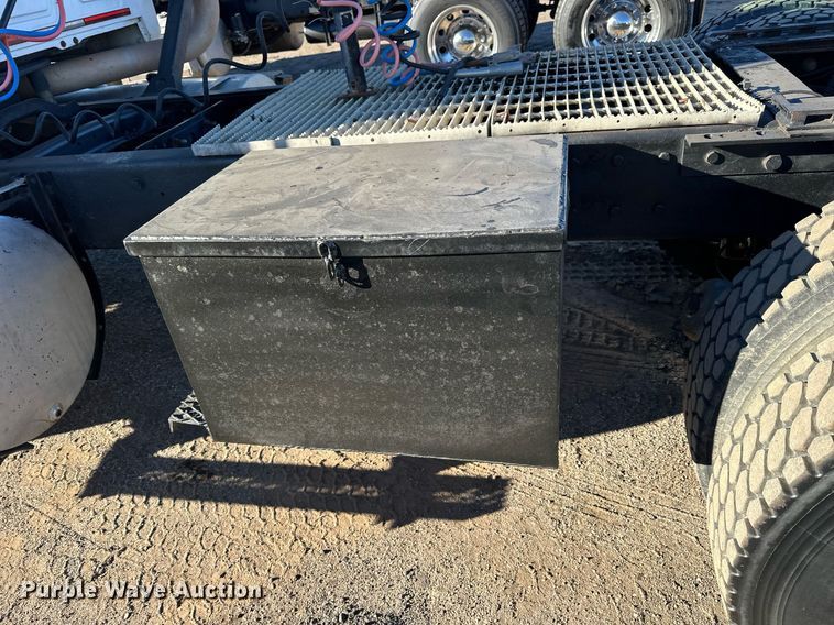 image for item OK9027 1998 Mack CH613  semi truck