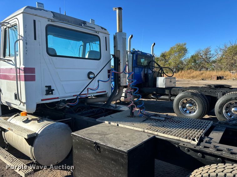 image for item OK9027 1998 Mack CH613  semi truck