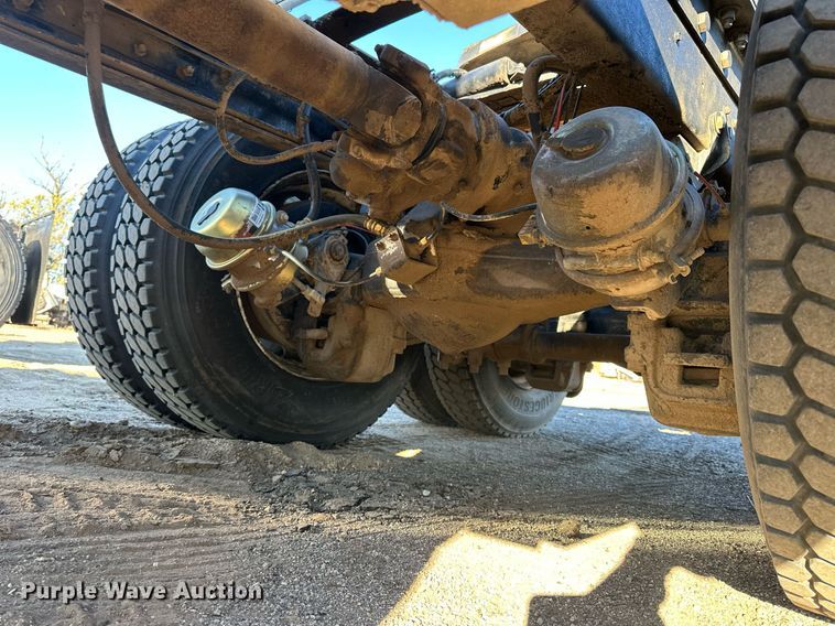 image for item OK9027 1998 Mack CH613  semi truck