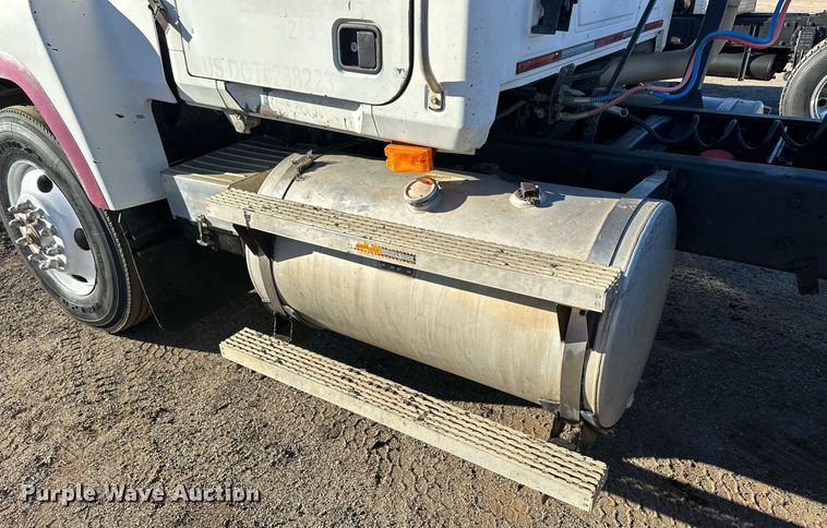 image for item OK9027 1998 Mack CH613  semi truck