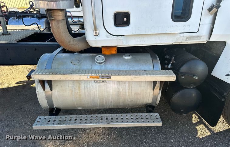 image for item OK9027 1998 Mack CH613  semi truck