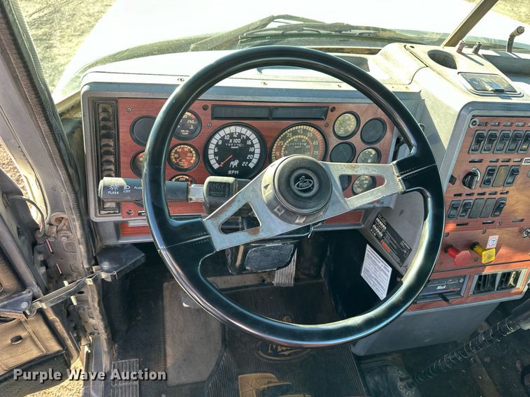 image for item OK9027 1998 Mack CH613  semi truck