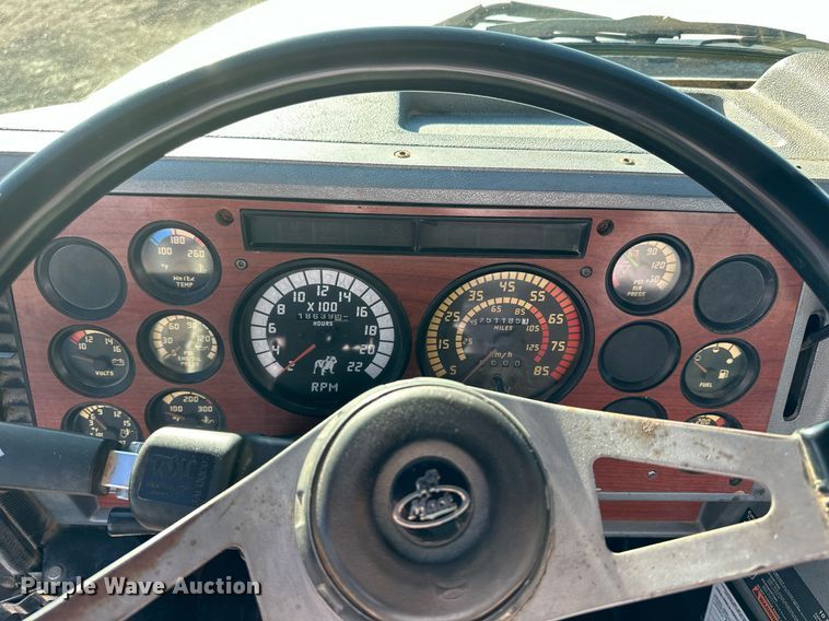 image for item OK9027 1998 Mack CH613  semi truck