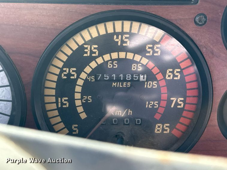 image for item OK9027 1998 Mack CH613  semi truck