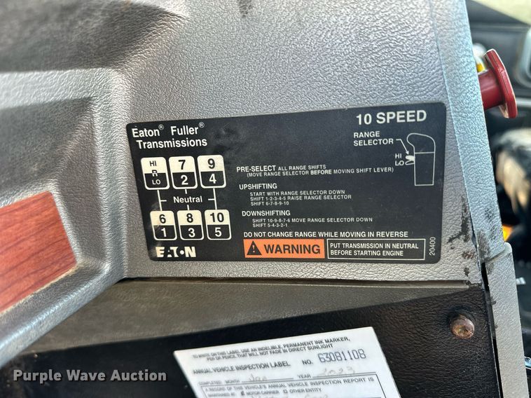 image for item OK9027 1998 Mack CH613  semi truck