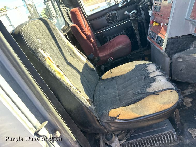 image for item OK9027 1998 Mack CH613  semi truck