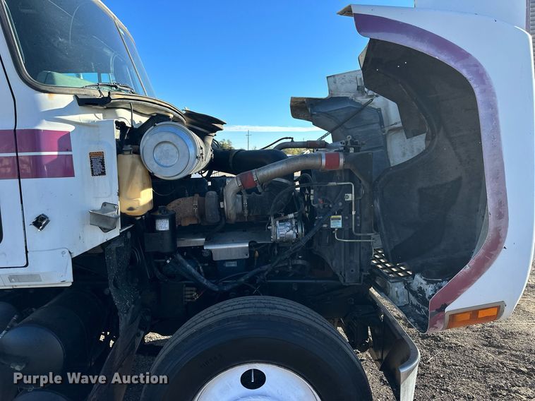 image for item OK9027 1998 Mack CH613  semi truck