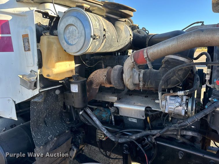 image for item OK9027 1998 Mack CH613  semi truck