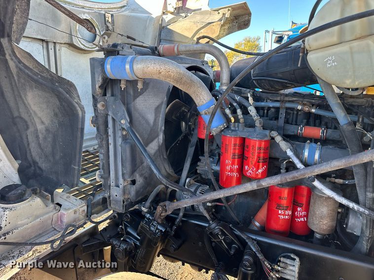 image for item OK9027 1998 Mack CH613  semi truck