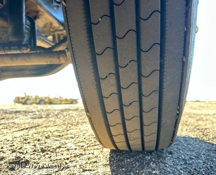 image for item OK9027 1998 Mack CH613  semi truck