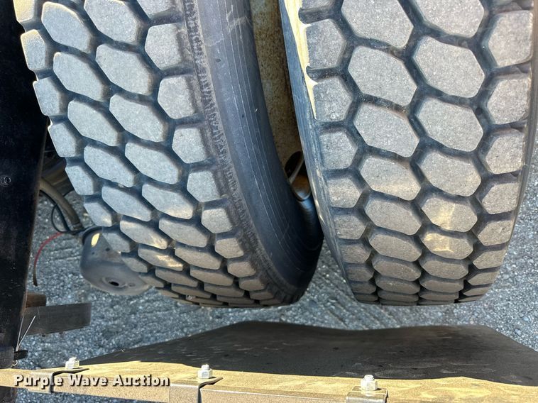 image for item OK9027 1998 Mack CH613  semi truck