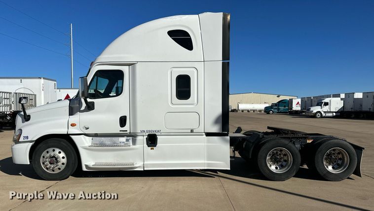 image for item OK9033 2016 Freightliner Cascadia Evolution  semi truck