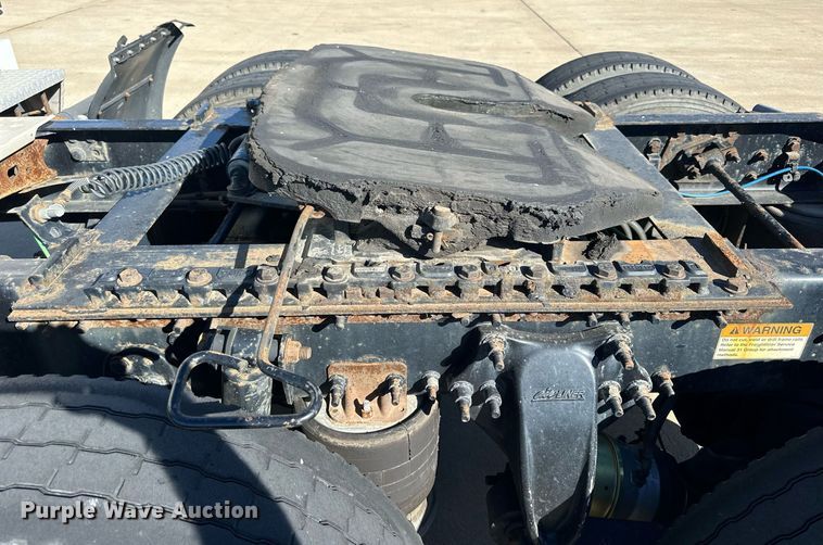 image for item OK9033 2016 Freightliner Cascadia Evolution  semi truck