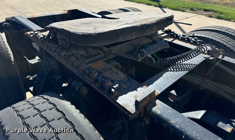 image for item OK9033 2016 Freightliner Cascadia Evolution  semi truck