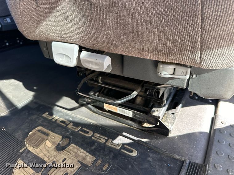 image for item OK9033 2016 Freightliner Cascadia Evolution  semi truck