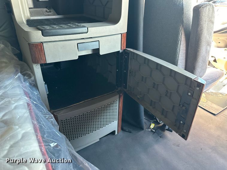 image for item OK9033 2016 Freightliner Cascadia Evolution  semi truck