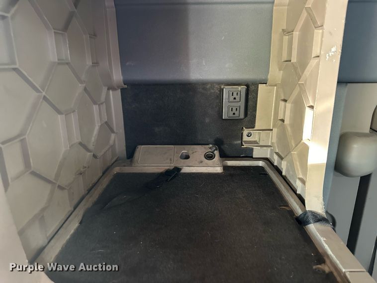 image for item OK9033 2016 Freightliner Cascadia Evolution  semi truck