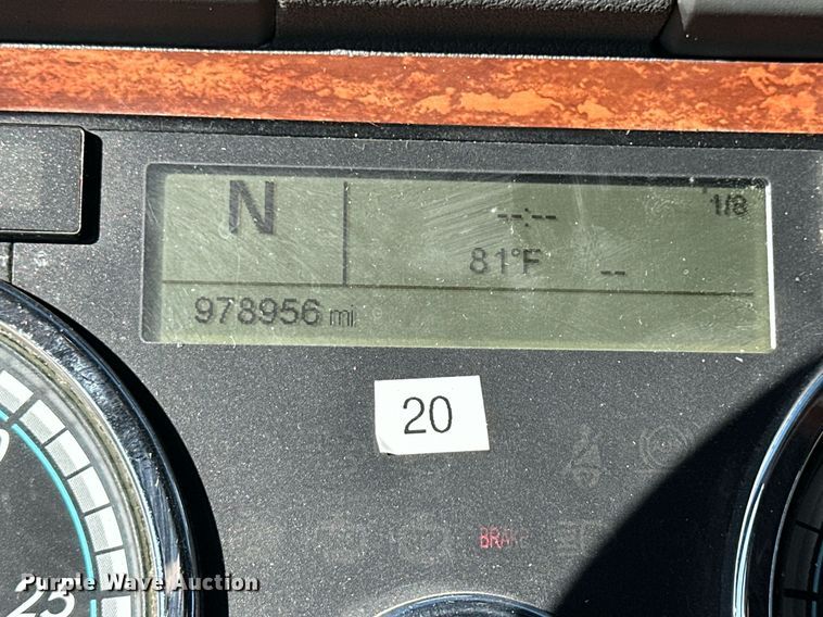 image for item OK9033 2016 Freightliner Cascadia Evolution  semi truck