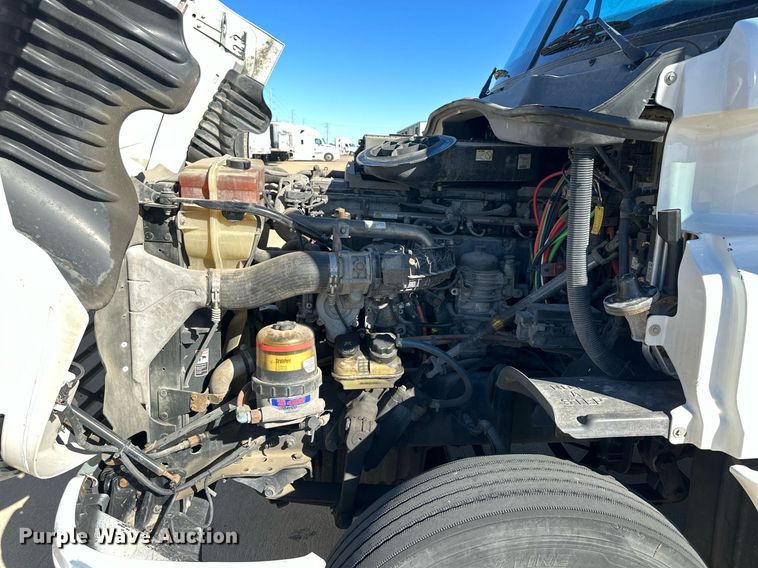 image for item OK9033 2016 Freightliner Cascadia Evolution  semi truck