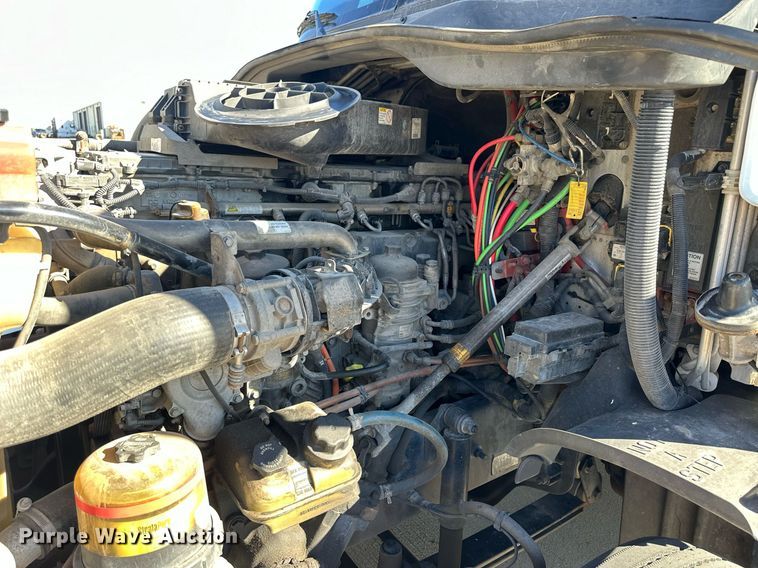 image for item OK9033 2016 Freightliner Cascadia Evolution  semi truck