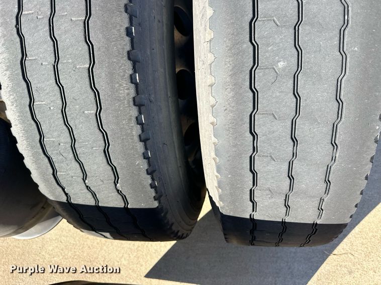 image for item OK9033 2016 Freightliner Cascadia Evolution  semi truck