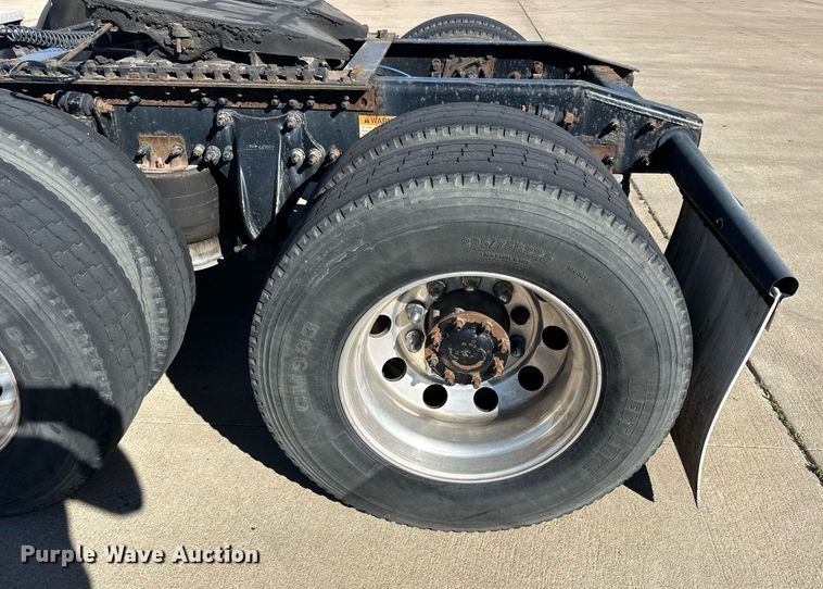 image for item OK9033 2016 Freightliner Cascadia Evolution  semi truck