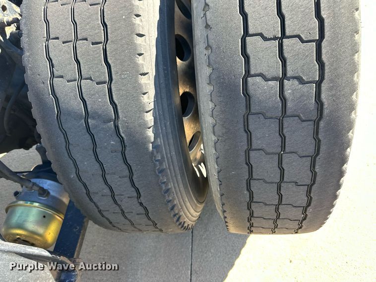 image for item OK9033 2016 Freightliner Cascadia Evolution  semi truck