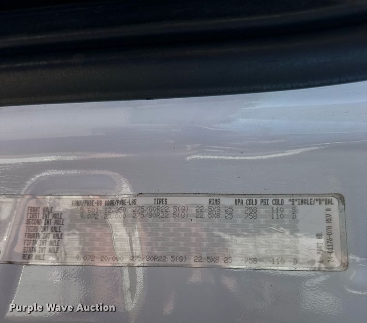 image for item OK9033 2016 Freightliner Cascadia Evolution  semi truck