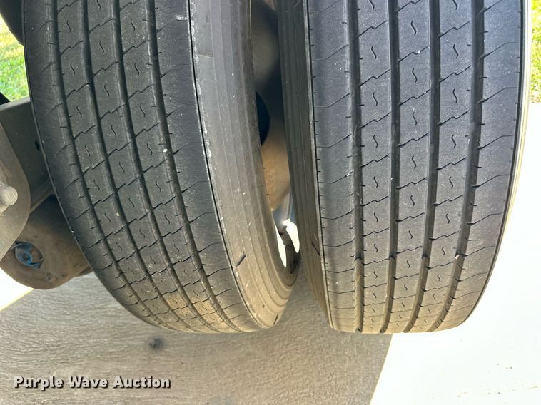 image for item OK9035 2006 Utility 3000R  Refrigerated Van Trailer