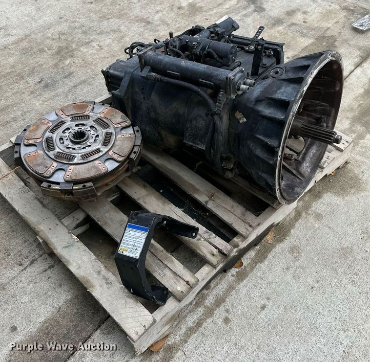 image for item OK9095 Eaton Fuller  transmission