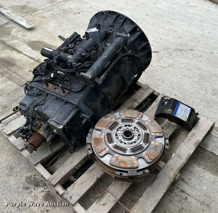 image for item OK9095 Eaton Fuller  transmission