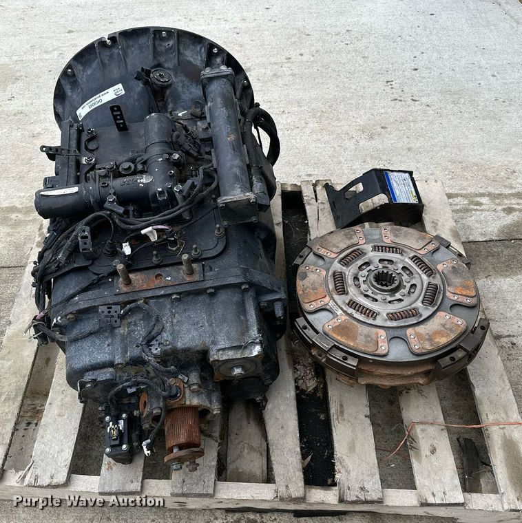 image for item OK9095 Eaton Fuller  transmission