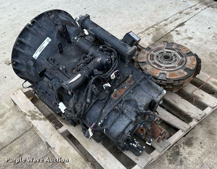 image for item OK9095 Eaton Fuller  transmission