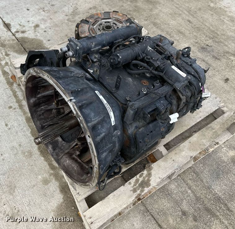 image for item OK9095 Eaton Fuller  transmission