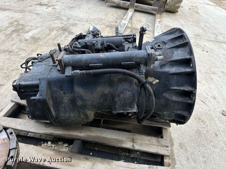 image for item OK9095 Eaton Fuller  transmission