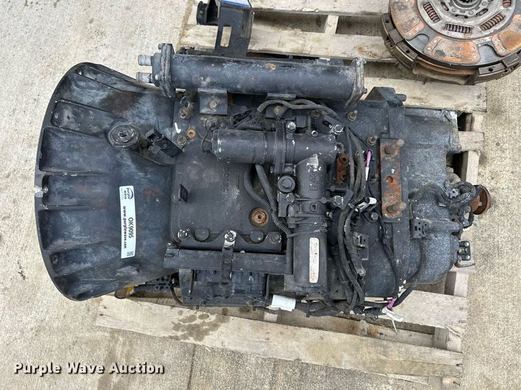 image for item OK9095 Eaton Fuller  transmission