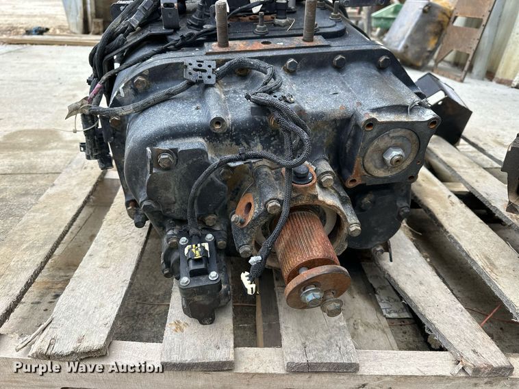 image for item OK9095 Eaton Fuller  transmission