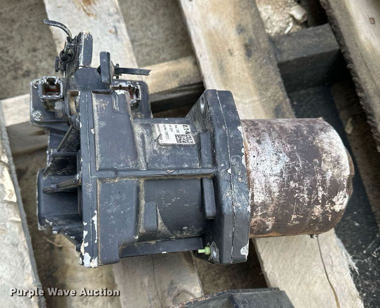 image for item OK9095 Eaton Fuller  transmission