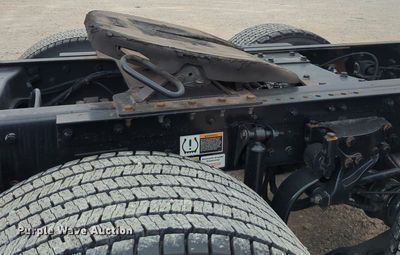 image for item OL9030 2019 Kenworth T680  semi truck