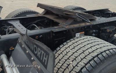 image for item OL9030 2019 Kenworth T680  semi truck