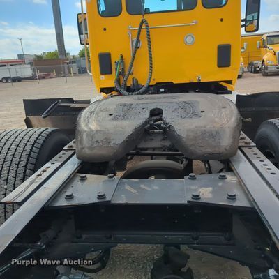 image for item OL9030 2019 Kenworth T680  semi truck
