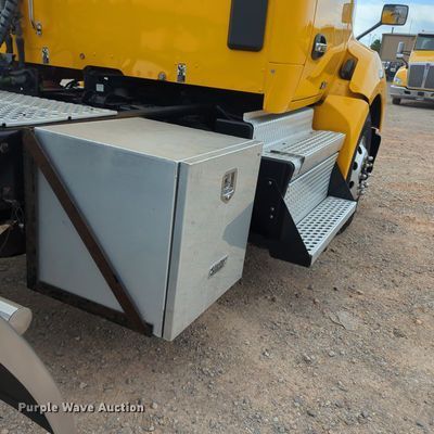 image for item OL9030 2019 Kenworth T680  semi truck