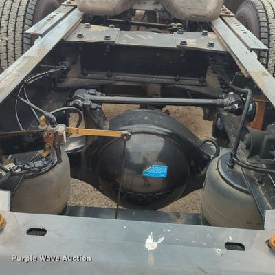 image for item OL9030 2019 Kenworth T680  semi truck